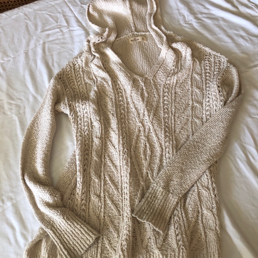 Hollister sweater